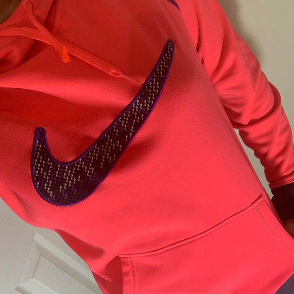 Nike - Picture 3 of 7